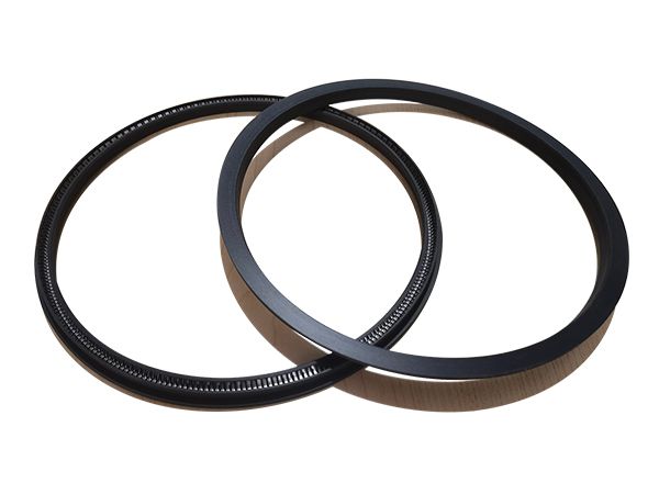 Flanged Spring-Energized Rotary Seal